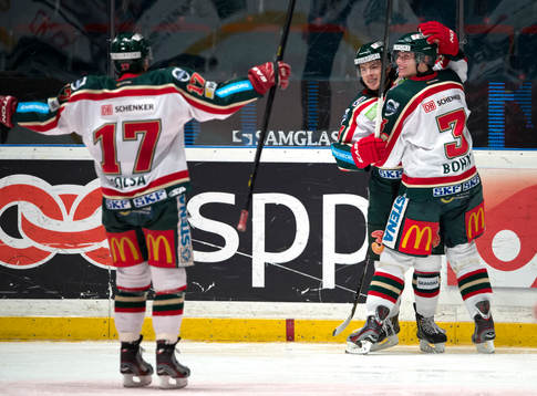 Mats Rosseli Olsen, Frölunda gratuleras av Oliver Bohm