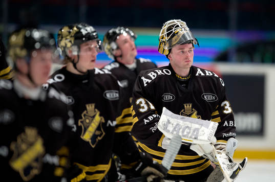 Niklas Lundström, målvakt, AIK deppar