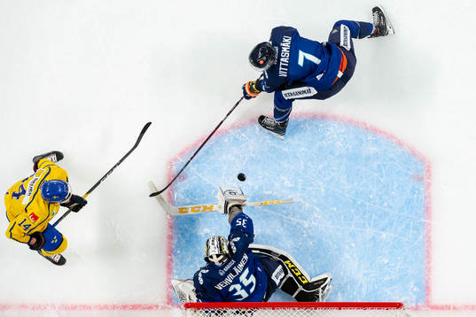 Veini Vehviläinen #35, FIN, Veli-Matti Vittasmäki #7, FIN