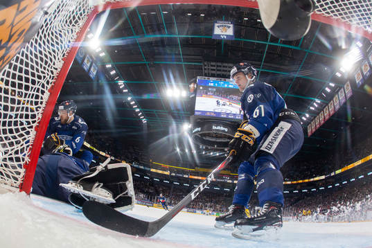 Teemu Kivihalme #61, FIN