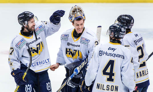 Gustaf Wesslau, målvakt, HV71, firar med lagkamraterna