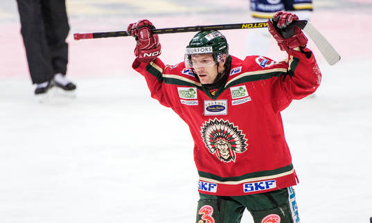 Nicklas Lasu, Frölunda, hämtar andan