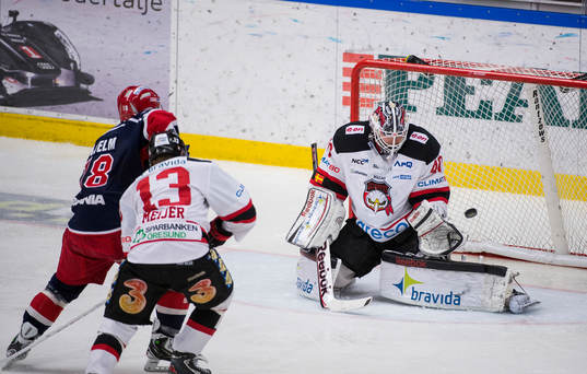 Andreas hjelm, Södertälje petar in 1-0