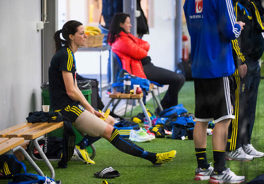 Lotta Schelin skadad i baksidan av låret