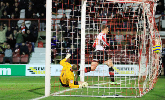 Football - Brentford v Southend United - FA Cup Third Round