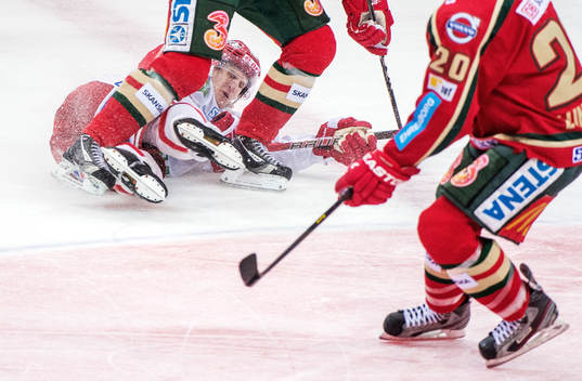 Jonathan Hedström, Timrå, åker omkull