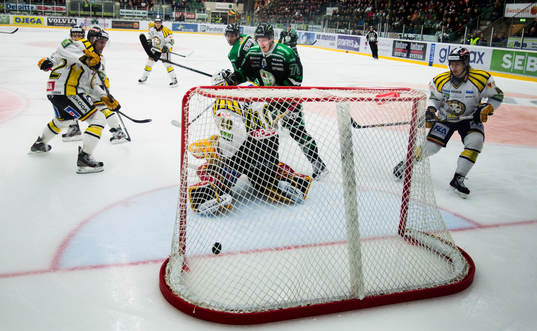 Nils Bergström, Rögle, gör 1-0 för Rögle bakom, Johan