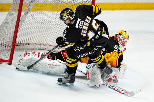 Nicklas Jensen, AIK, missar sin straff mot David Rautio,