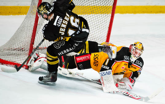 Nicklas Jensen, AIK, missar sin straff mot David Rautio,