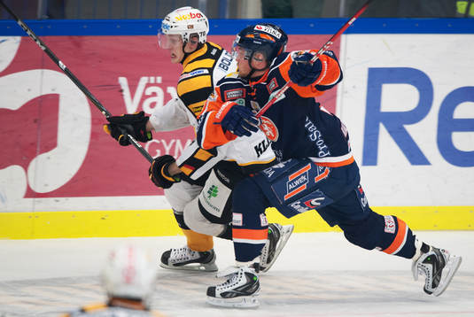 Tackling, Gustav Hjalmarsson, Växjö mot John Klingberg,