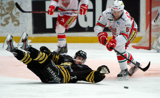 Broc Little, AIK och Jonas Ahnelöv, Modo