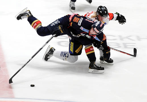 Djurgården nr 56 Erik Gustafsson och 22 i Asplöven Martin