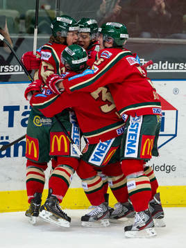 Anton Axelsson har precis gjort 1-0 till Frölunda