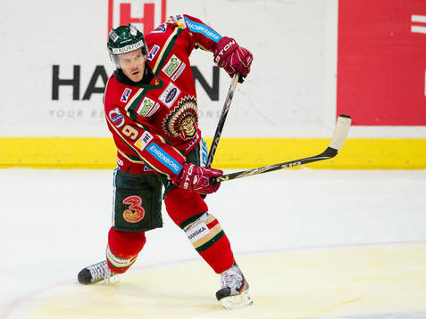 Magnus Kahnberg, Frölunda skjuter av sin klubba