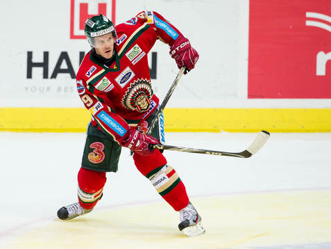 Magnus Kahnberg, Frölunda skjuter av sin klubba