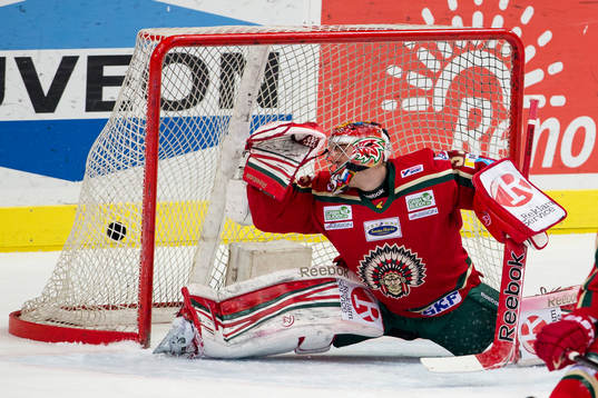 Julius Hudacek, målvakt, Frölunda släpper in reducering