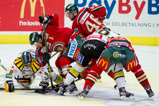 Mikael Johansson, Frölunda trycker ned Sebastian