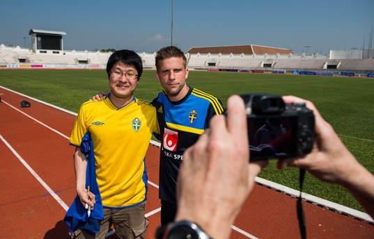 Träning på 700 års Stadion i Chiang Mai. Anders Svensson