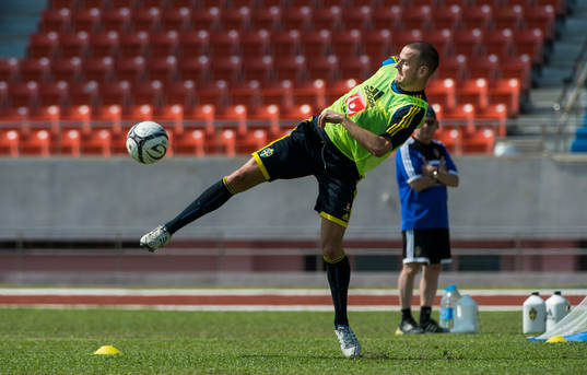 Träning på 700 års Stadion i Chiang Mai. Alexander