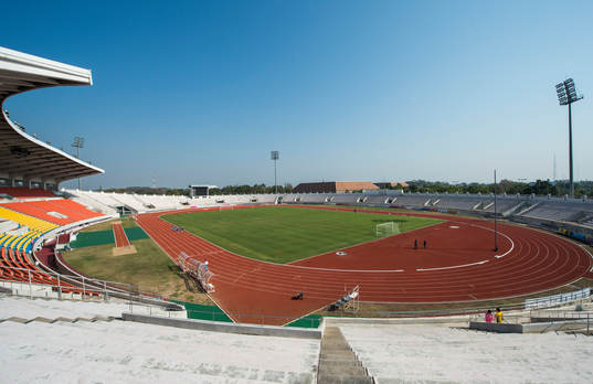 Träning på 700 års Stadion i Chiang Mai