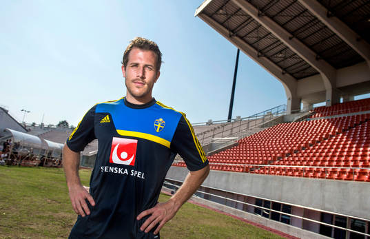 Träning på 700 års Stadion i Chiang Mai. Tobias Hysén