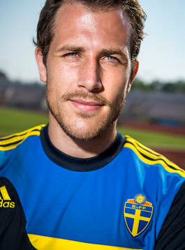 Träning på 700 års Stadion i Chiang Mai. Tobias Hysén