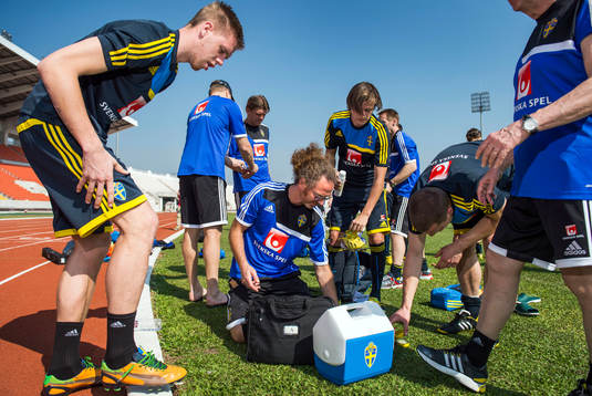 Träning på 700 års Stadion i Chiang Mai. Pontus Jansson,