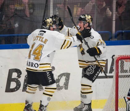 0-1 Tobias Viklund som grattas av Brian Little, AIK
