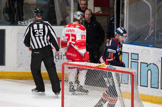 Viktor Amnér, Troja Ljungby, får matchstraff
