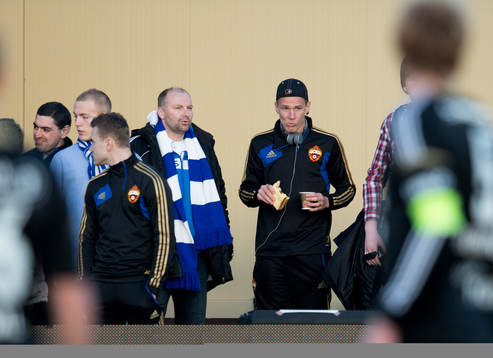 IFK Göteborgs sportchef HÅkan Mild, pratar med Pontus