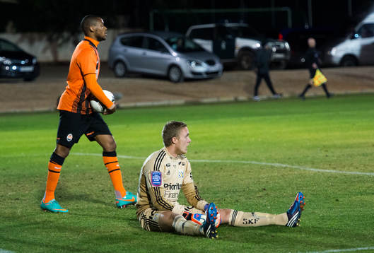 Marcus Sandberg, målvakt i IFK Göteborg deppar