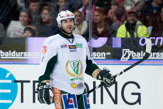 Chris Lee, Färjestad, gör avgörande målet för