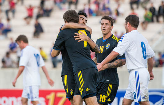 Bläddra bland fler bilder av Fotboll, King´s Cup, Finland - Sverige