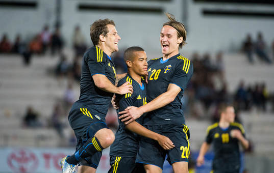 Robin Quaison, Sverige kramas om av Tobias Hysén och