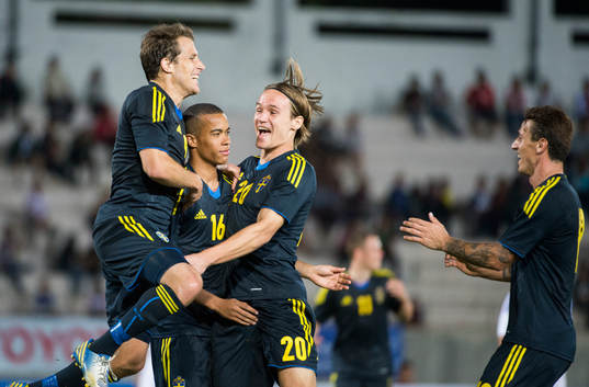 Robin Quaison, Sverige kramas om av Tobias Hysén, Viktor