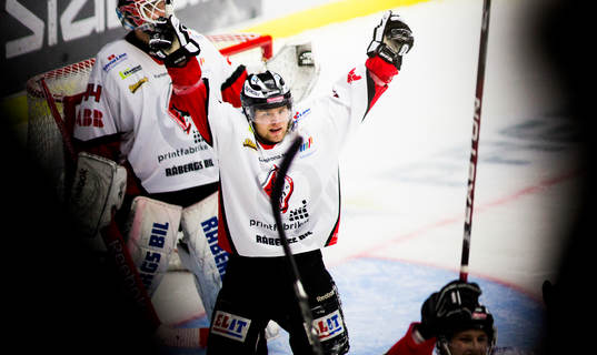 Mikael Kurki, Karlskrona, jublar vid slutsignal