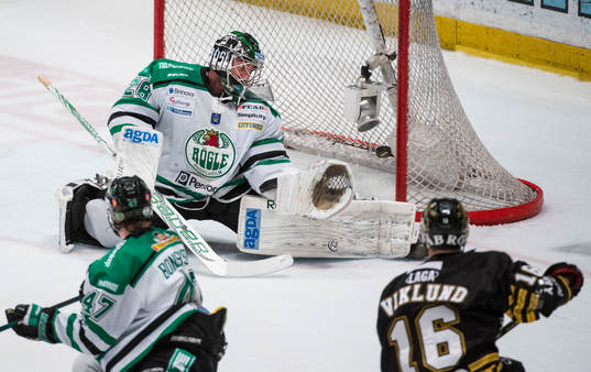 4-0 flyger in bakom Martin Gerber, målvakt Rögle