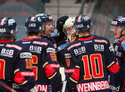 Chet Pickard, målvakt, Djurgården, kramas om