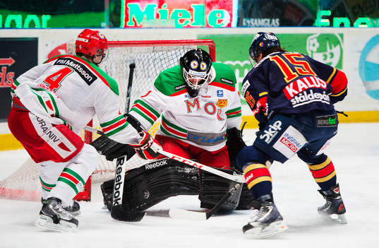 Petr Kalus, Djurgården, gör 5-2 bakom Ervins Mustukovs,
