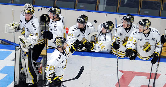 AIK straff hjälte 21 Christian Sandberg grattas