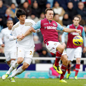 Football - West Ham United v Swansea City - Barclays