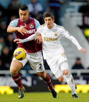 Football - West Ham United v Swansea City - Barclays