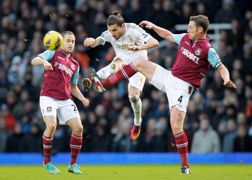 Football - West Ham United v Swansea City - Barclays