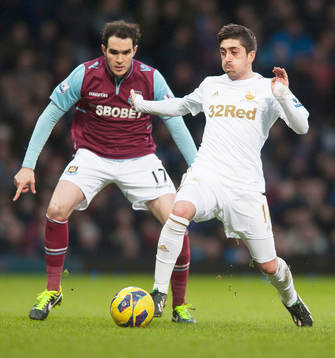 Football - West Ham United v Swansea City - Barclays