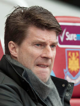 Football - West Ham United v Swansea City - Barclays