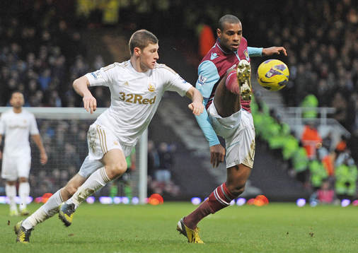 Football - West Ham United v Swansea City - Barclays