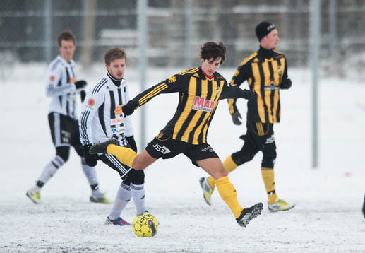 William Kvist, Hässleholm. Snö, snöig konstgräsplan.