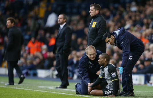 Football - West Bromwich Albion v Tottenham Hotspur -