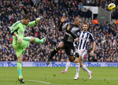 Football - West Bromwich Albion v Tottenham Hotspur -