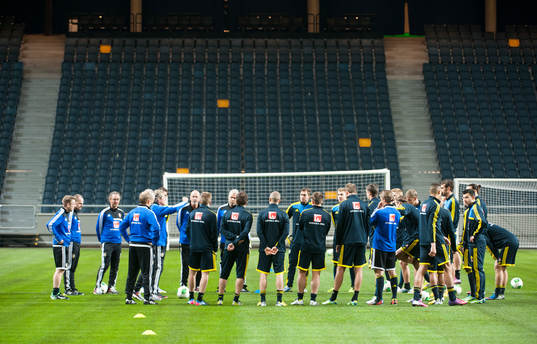 Sverige tränar på Friends Arena